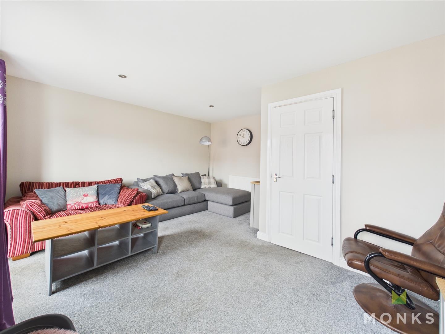 2 Barber Close, Oswestry, SY11 2UE For Sale